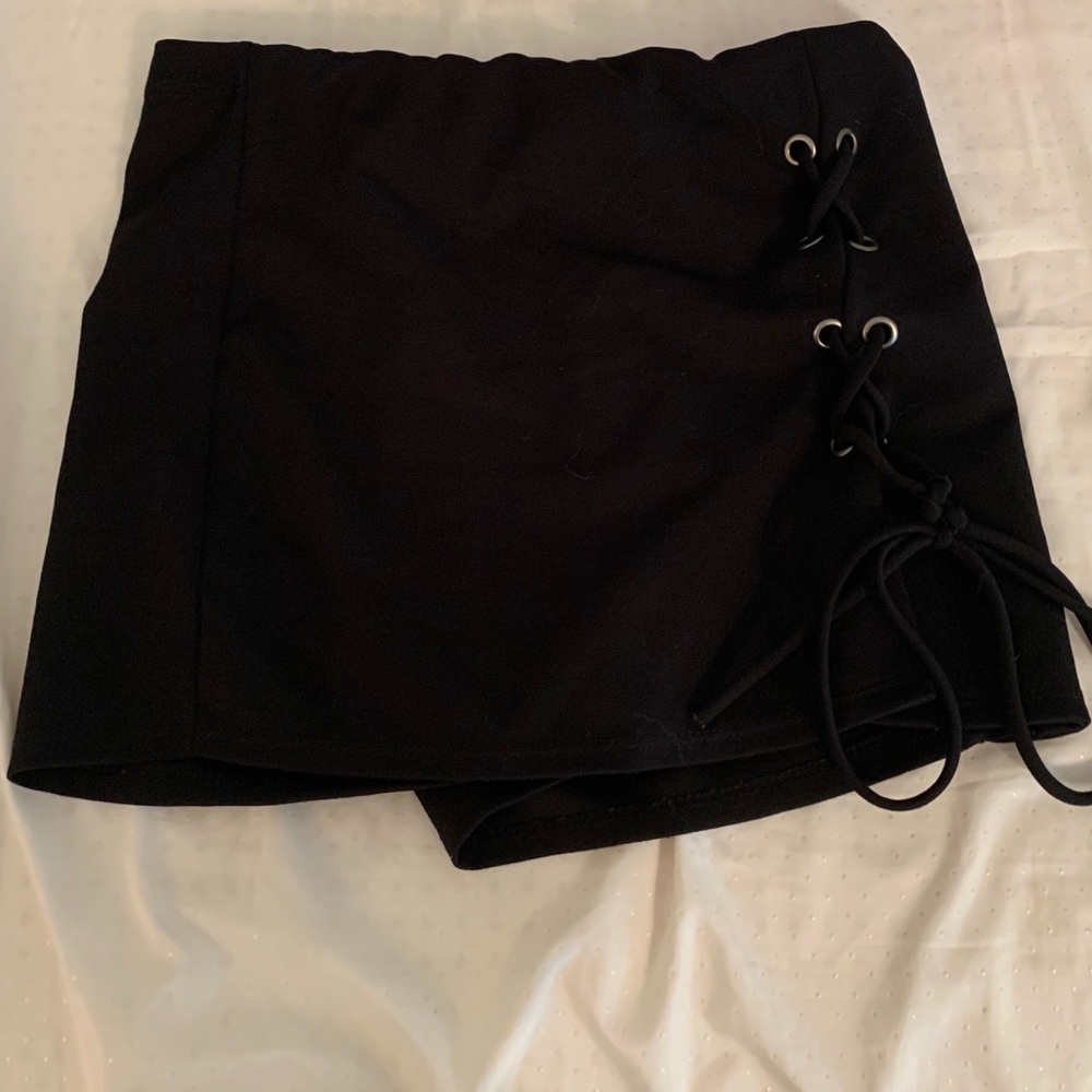 Forever 21 Lace up skort